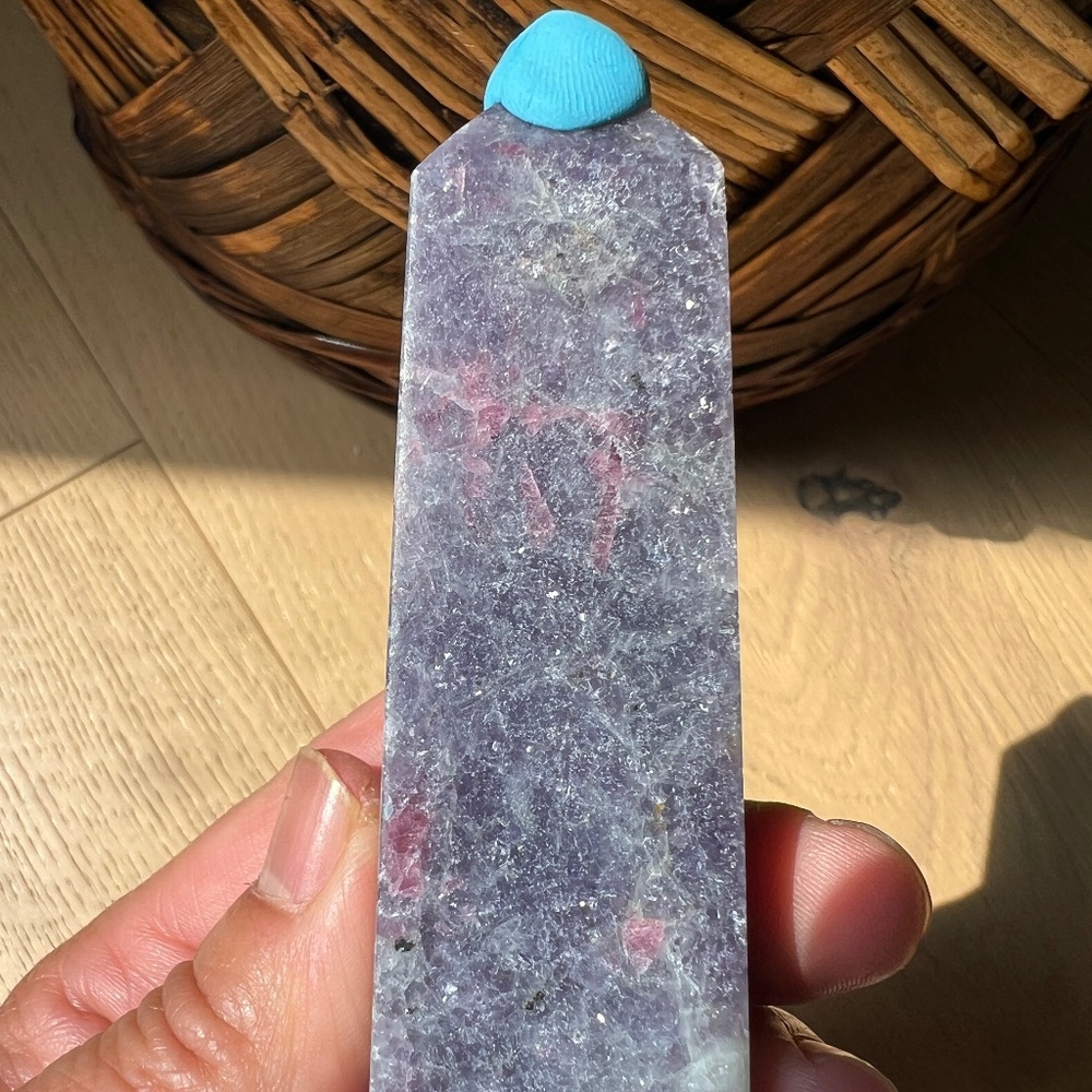 Unicorn tower (a) | crystal